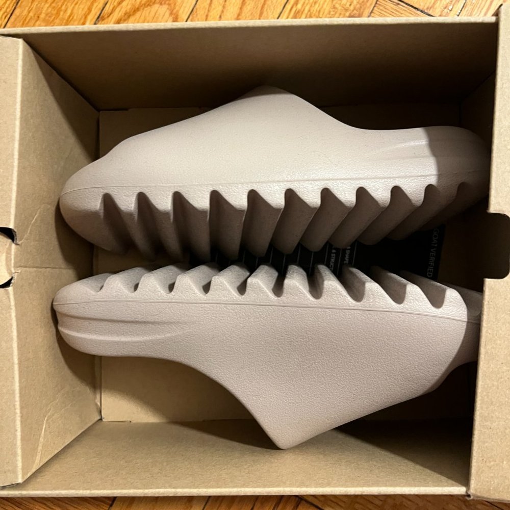 Yeezy Slides 'Pure' 2021 Re-Release